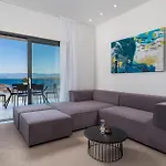 Awesome In With House Sea View Малинска
