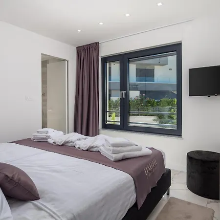 Awesome In With House Sea View *