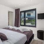 Awesome In With House Sea View *