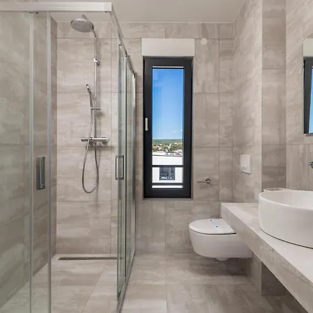 Lovely In * Malinska